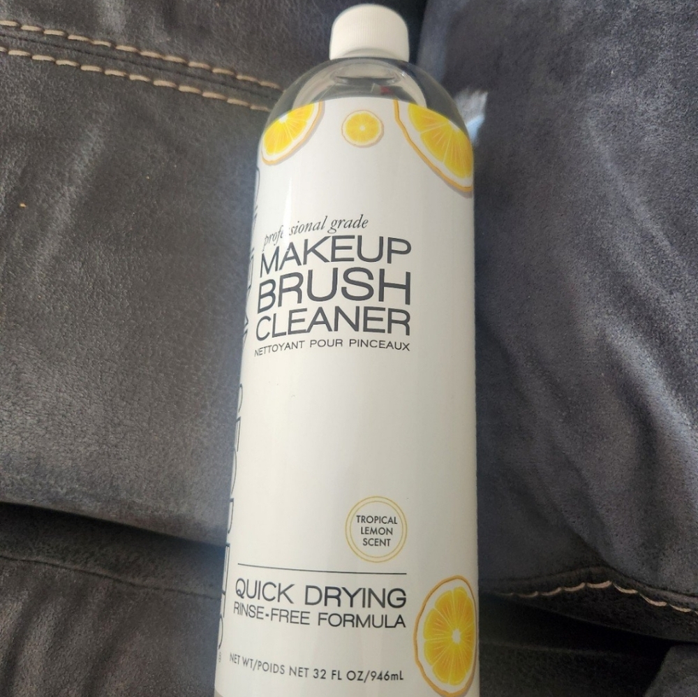 Cinema secrets brush cleaner 32oz